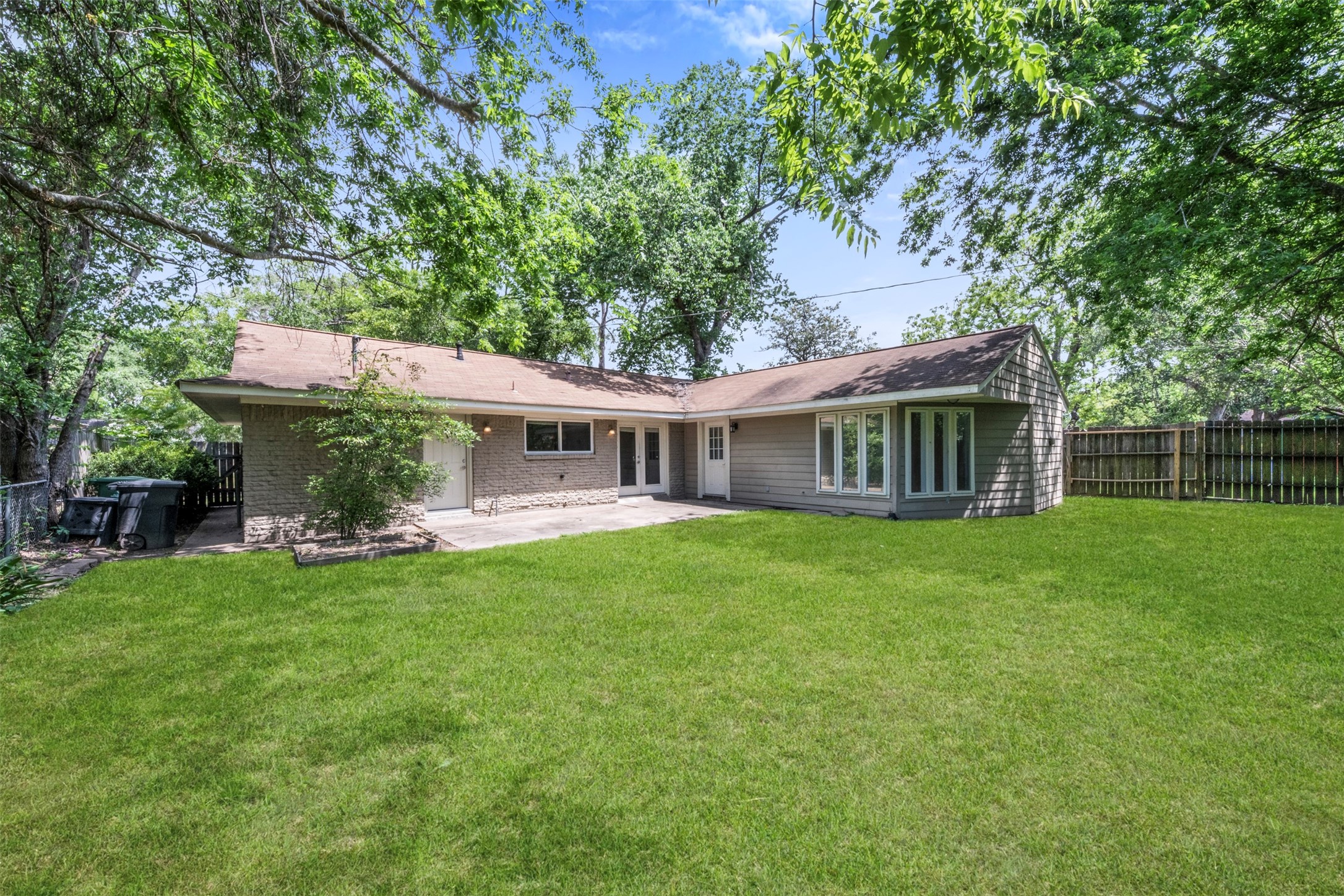 4307 Spellman Road Houston, TX 77035 - Photo 28 of 31 Enjoy a good BBQ or if you are ready, there is plenty of space to add a pool.