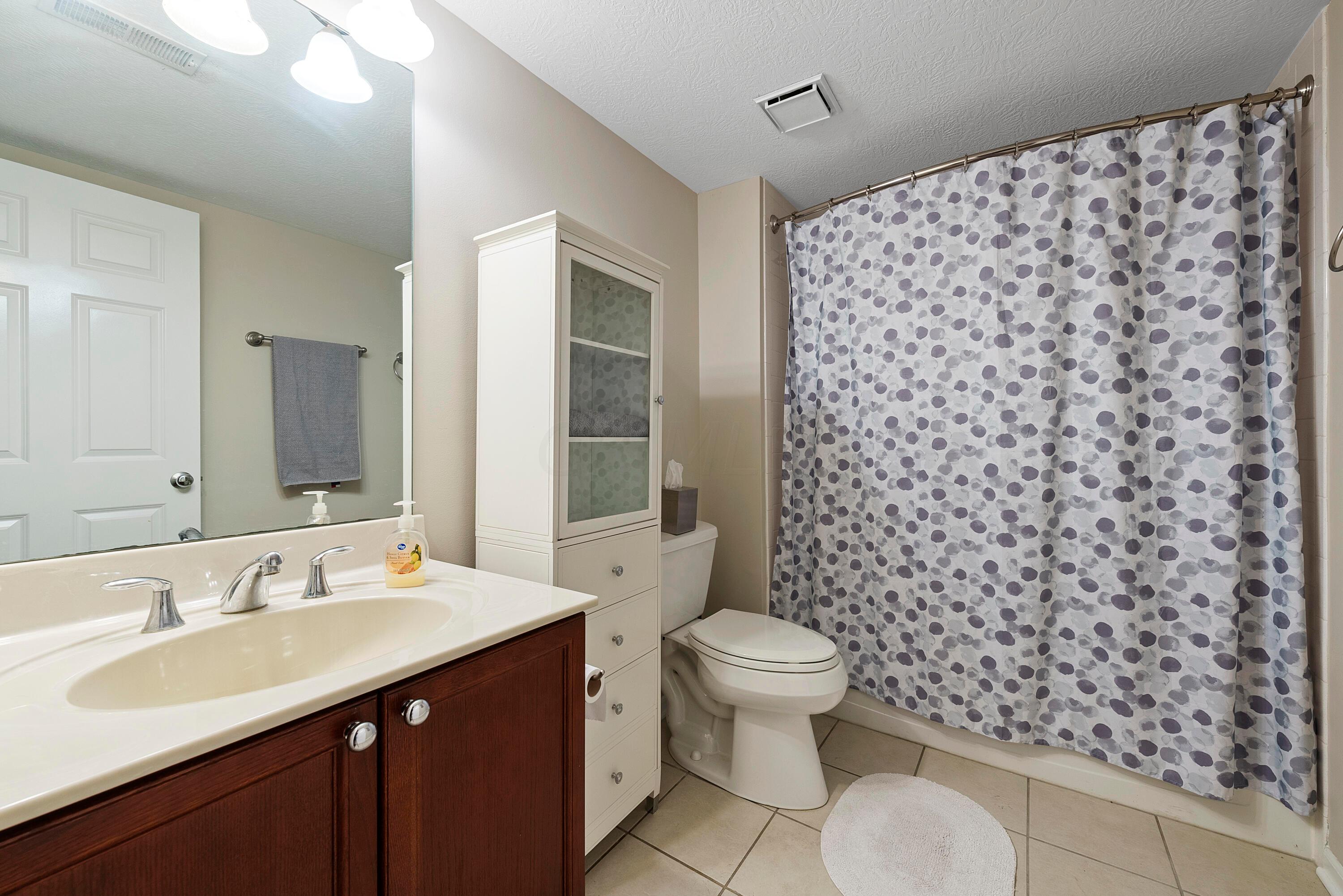 1213 Shagbark Road, Unit 21 Columbus, OH 43230 - Photo 31 of 44 DSC07754