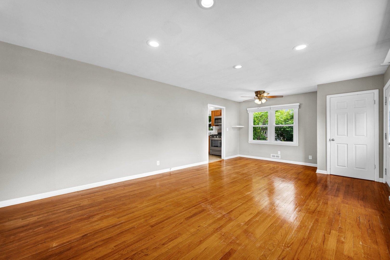 113 Conley Circle Bloomington, IL 61701 - Photo 5 of 22