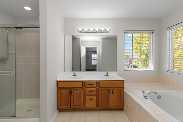 $525,000 | 54 Meadows Drive, Gilberts, IL 60136