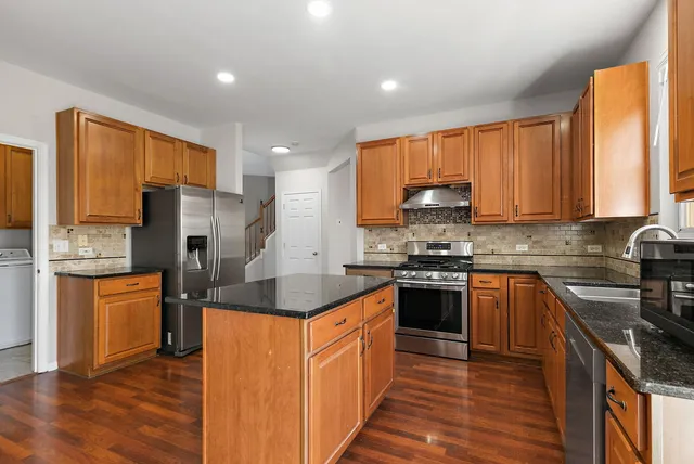 $525,000 | 54 Meadows Drive, Gilberts, IL 60136