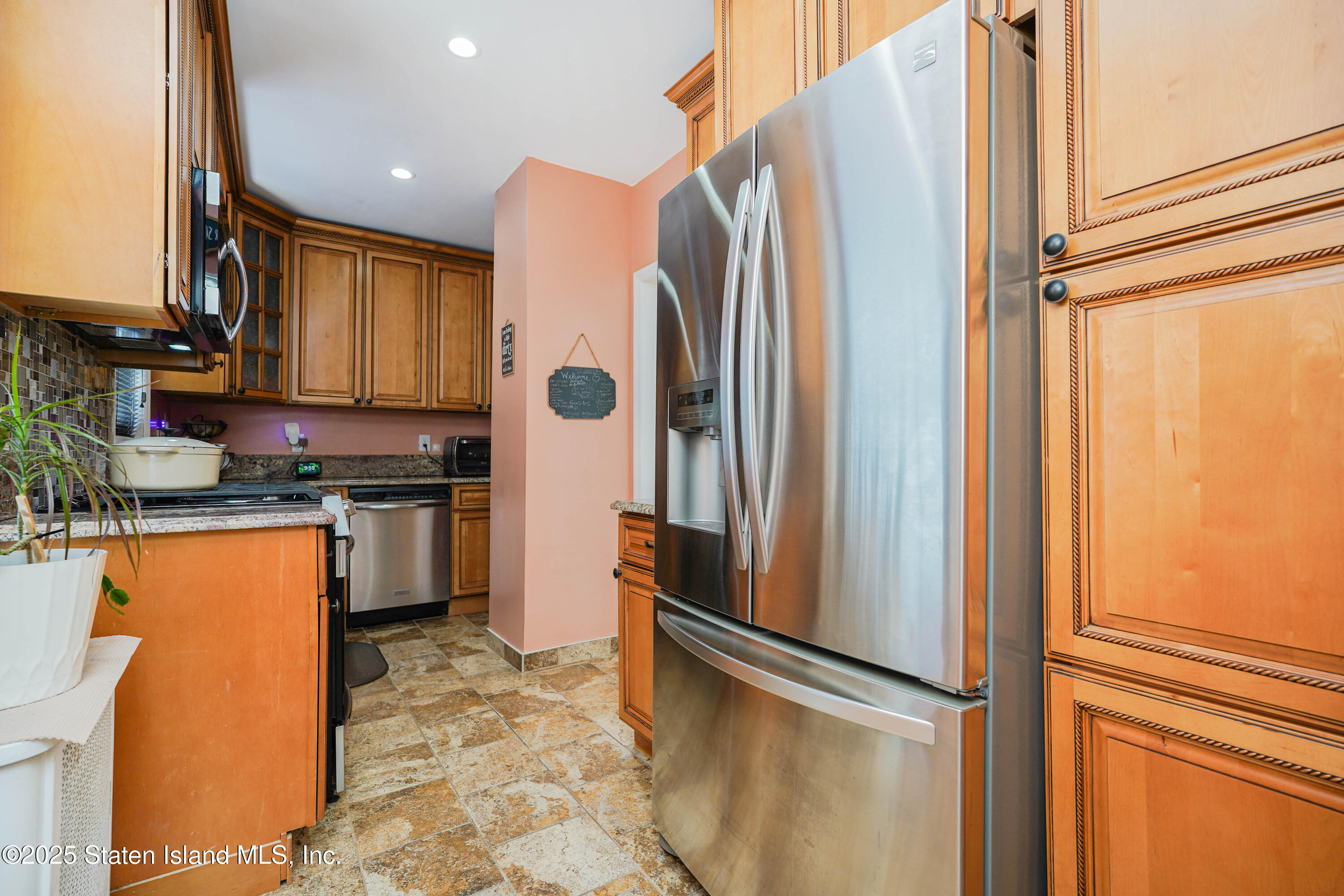 116 Coursen Place Staten Island, NY 10304 - Photo 15 of 22 Kitchen
