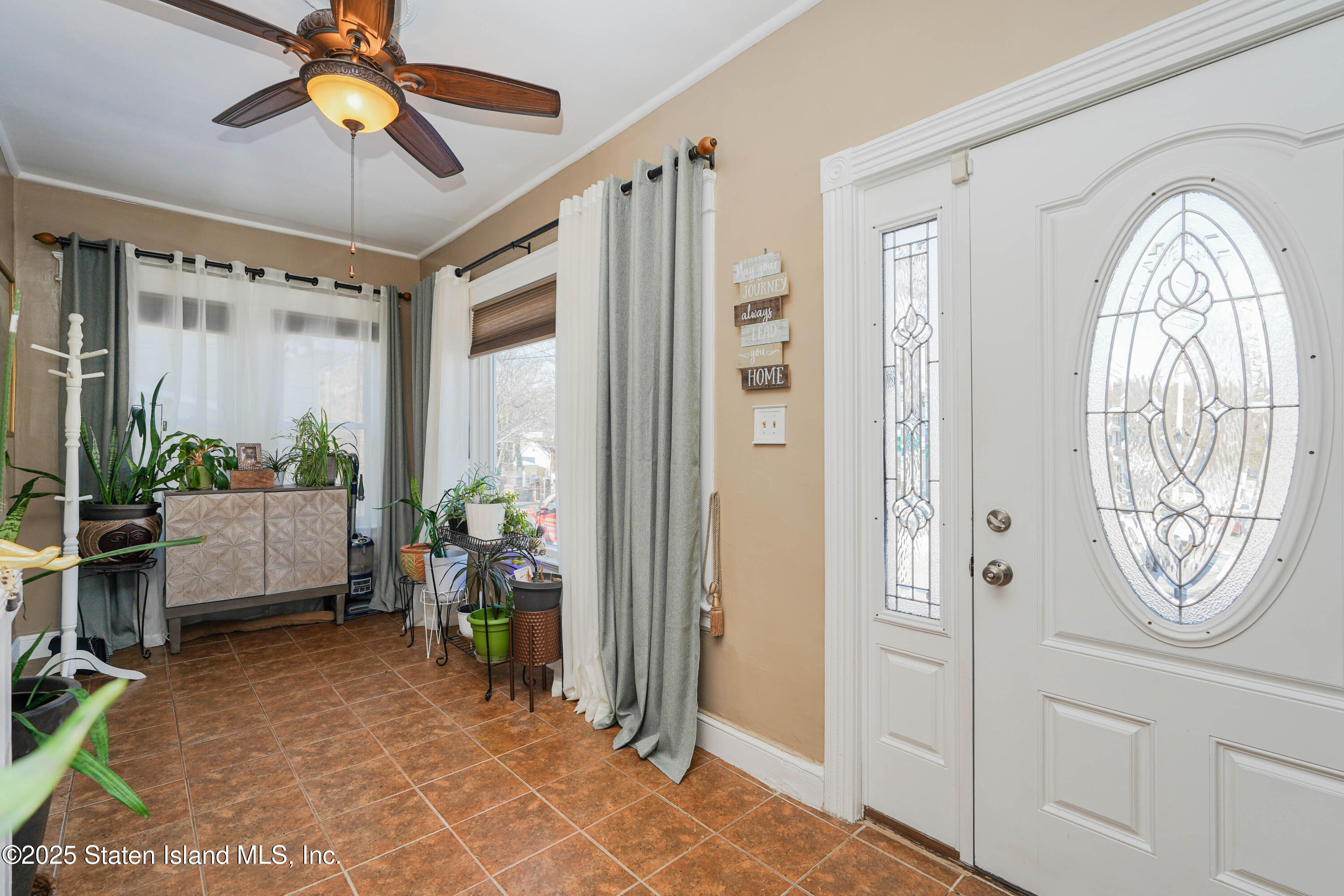 116 Coursen Place Staten Island, NY 10304 - Photo 3 of 22 Mudroom Foyer