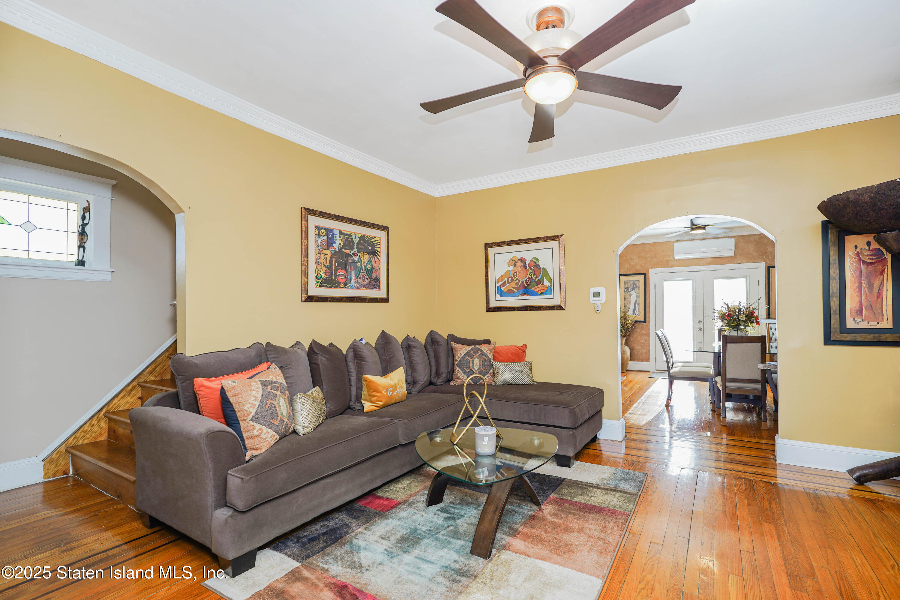 116 Coursen Place Staten Island, NY 10304 - Photo 5 of 22 Living Room