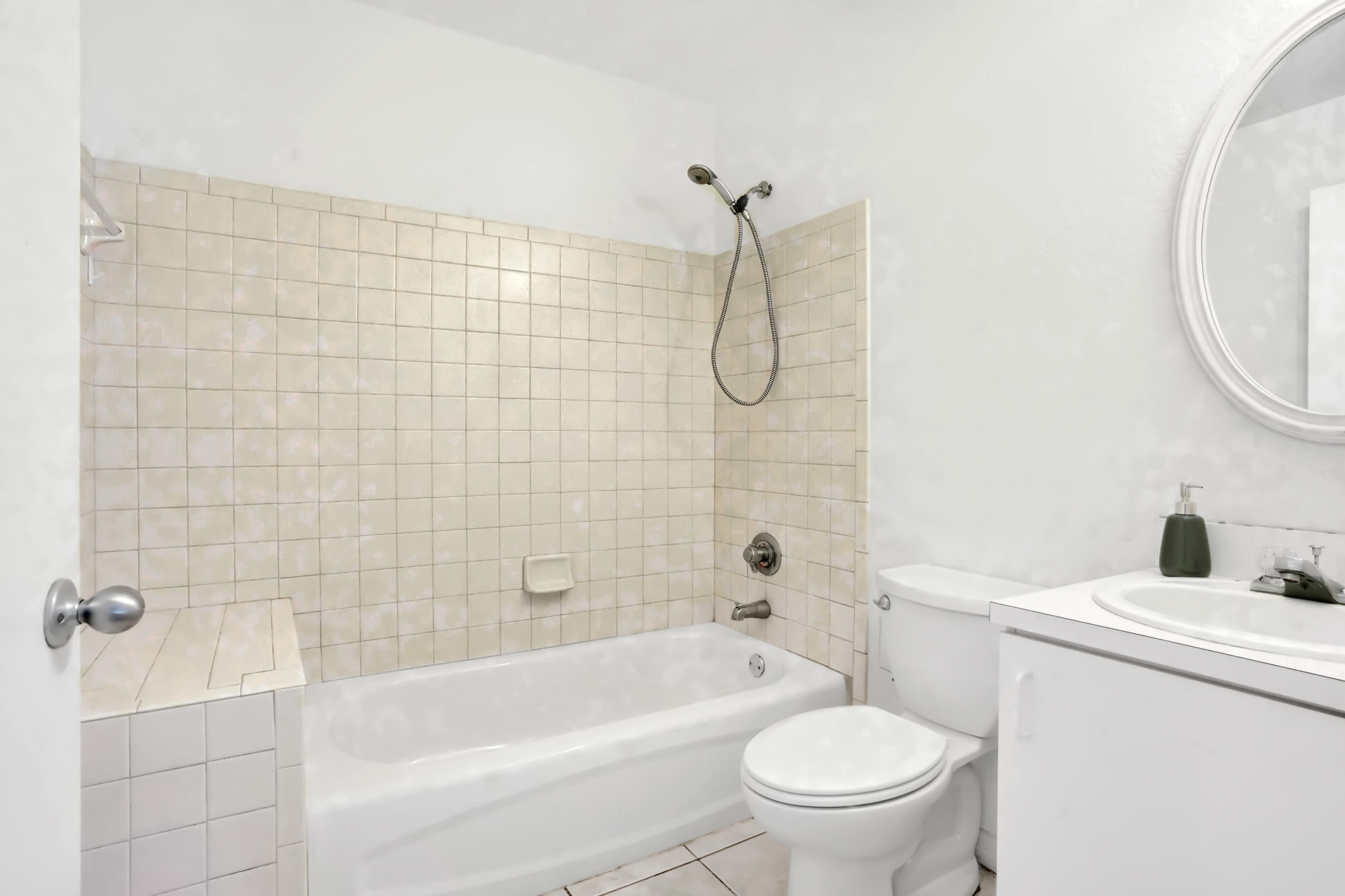 1476 West 31st Street Riviera Beach, FL 33404 - Photo 14 of 20 DSC07555