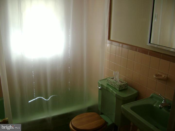 1716-18 Ripley Street Philadelphia, PA 19111 - Photo 16 of 25 Bathroom