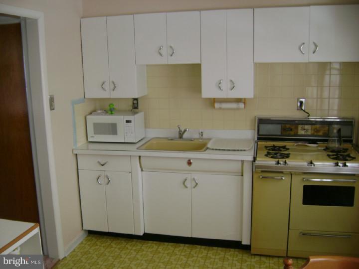 1716-18 Ripley Street Philadelphia, PA 19111 - Photo 8 of 25 Kitchen