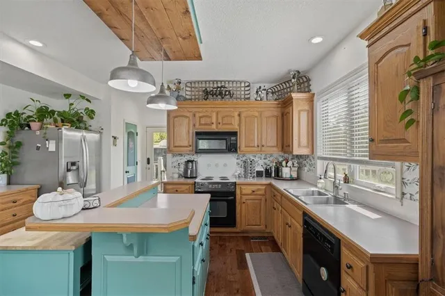 $449,000 | 2248 Iowa Road, Ottawa, KS 66067