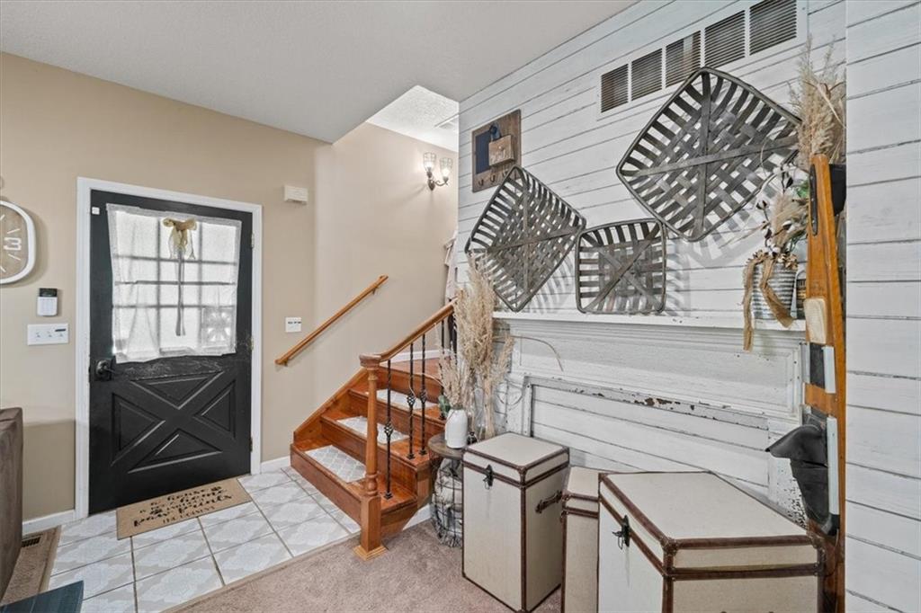 2248 Iowa Road Ottawa, KS 66067 - Photo 2 of 37