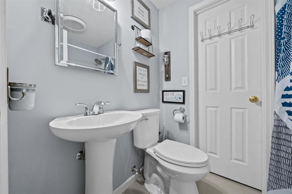 2248 Iowa Road Ottawa, KS 66067 - Photo 27 of 37