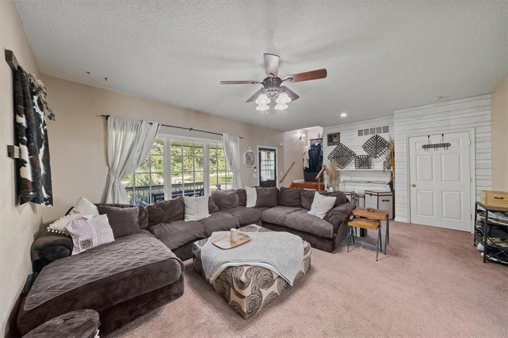 2248 Iowa Road Ottawa, KS 66067 - Photo 10 of 37