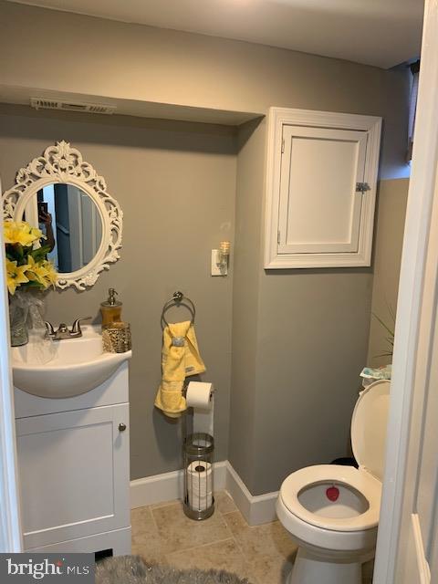 1054 Middleborough Road Baltimore, MD 21221 - Photo 17 of 20 Lower level half bath