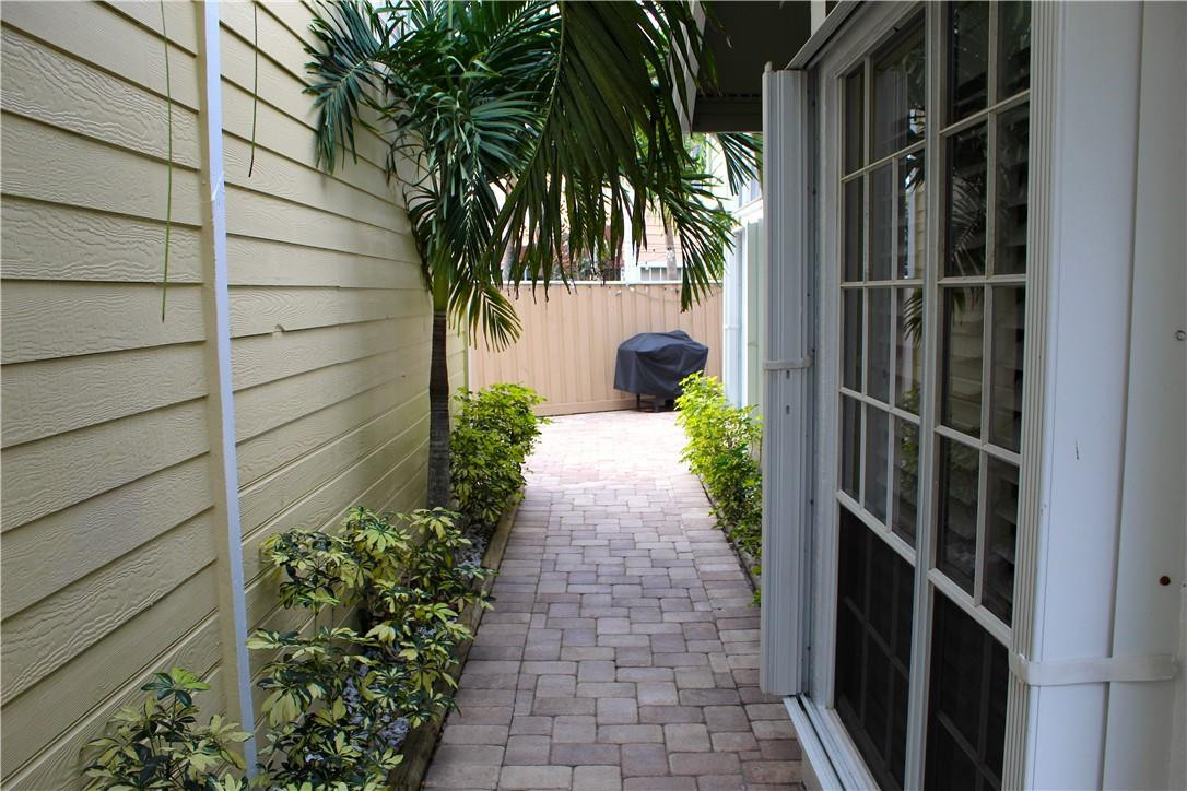 21419 Fairfield Lane Boca Raton, FL 33431 - Photo 5 of 50 Photo 5