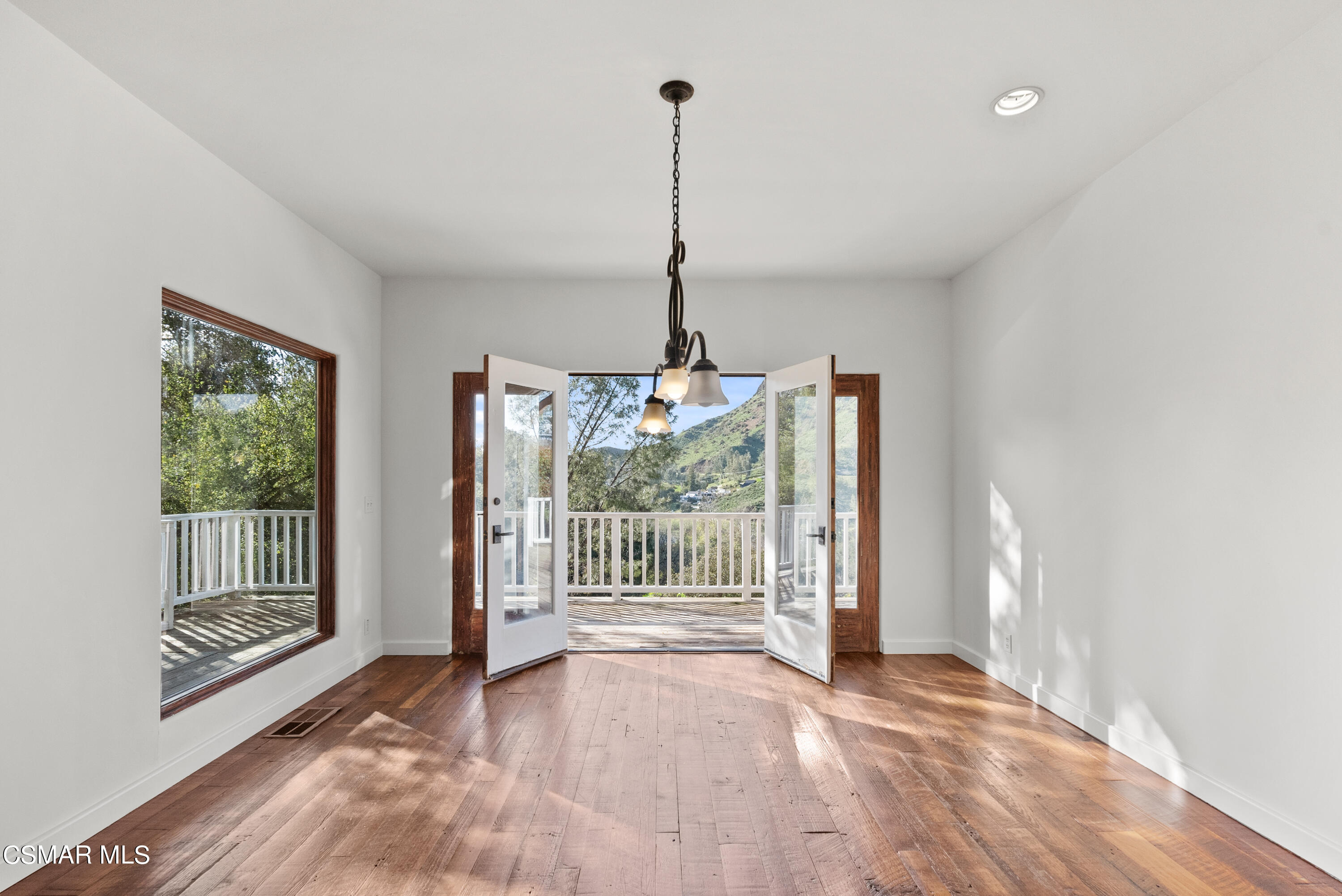 2045 Lookout Drive Agoura Hills, CA 91301 - Photo 14 of 34 a view of a room with balcony and furniture