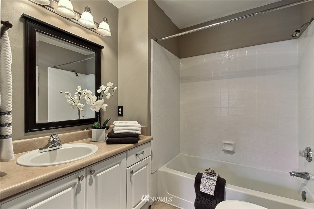 33020 10th Avenue Southwest, Unit F202 Federal Way, WA 98023 - Photo 11 of 22