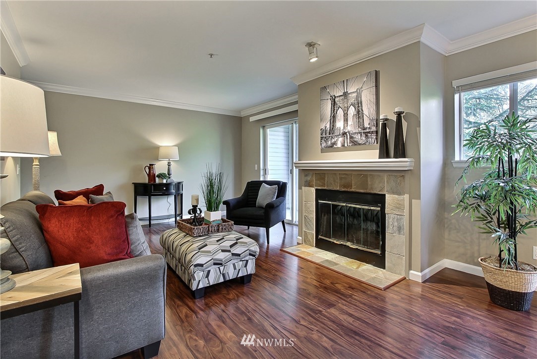 33020 10th Avenue Southwest, Unit F202 Federal Way, WA 98023 - Photo 3 of 22