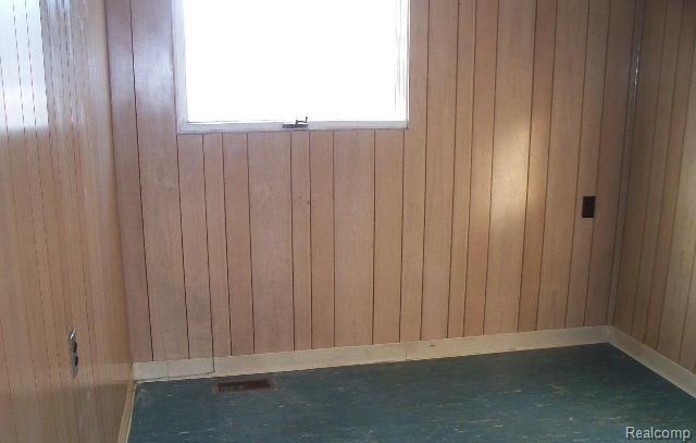 3455 Richfield Road Flint, MI 48506 - Photo 7 of 8 31243926 Bedroom