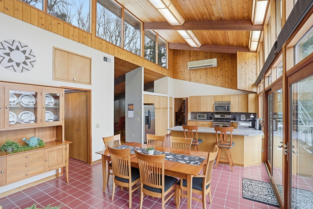 1090 North Road Carlisle, MA 01741 - Photo 6 of 42