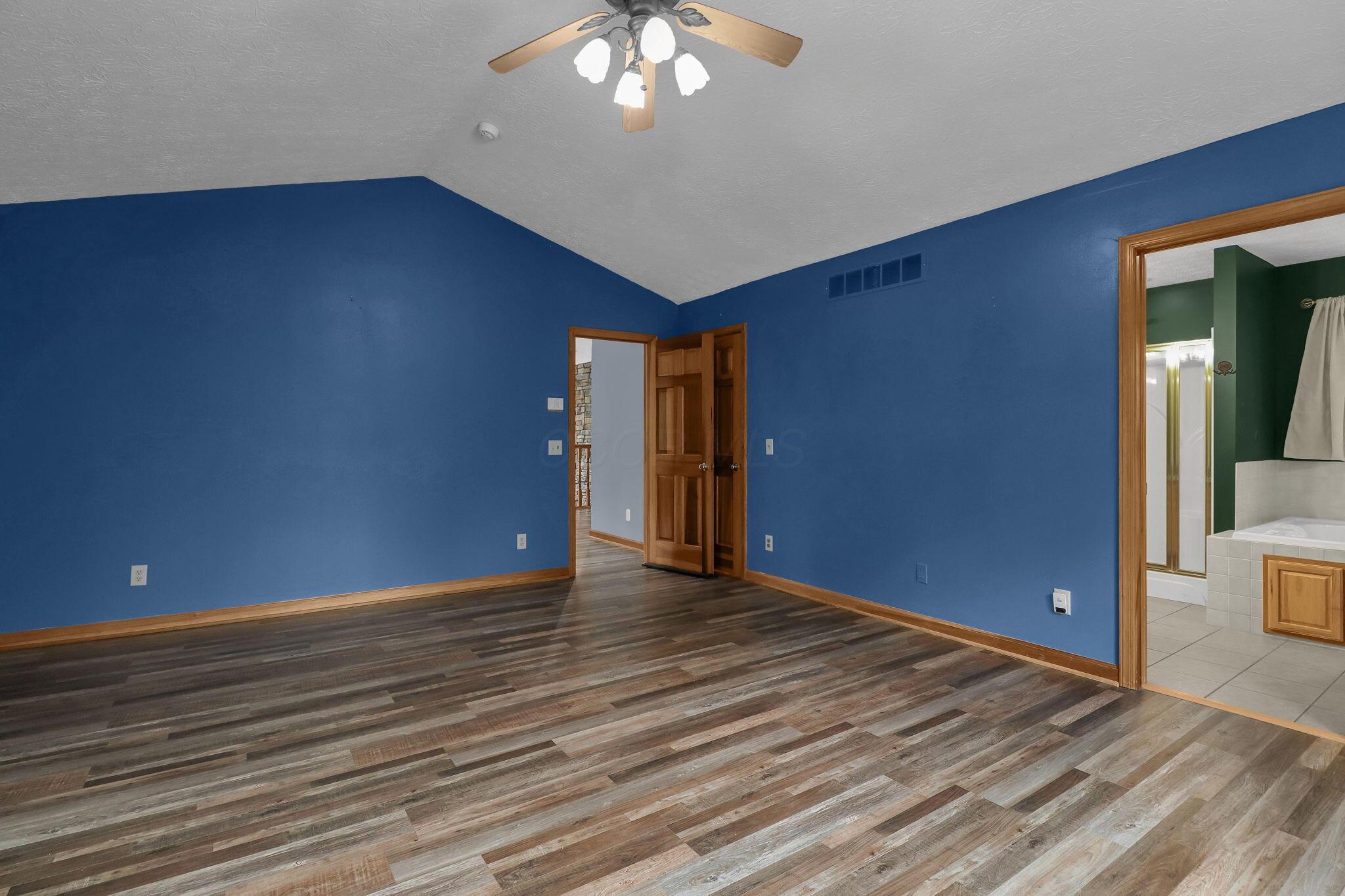 213 Sulphur Spring Road Chillicothe, OH 45601 - Photo 31 of 72 Owners Suite