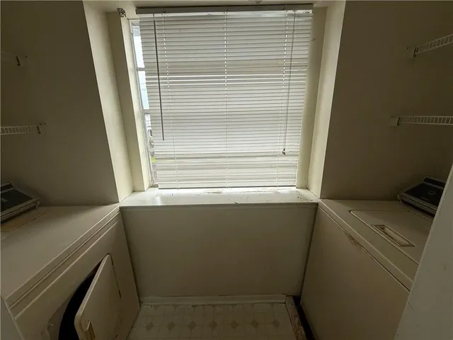 $98,500 | 701 Fairfax Drive, Unit 209, Gretna, LA 70056