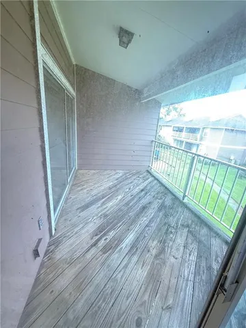 $98,500 | 701 Fairfax Drive, Unit 209, Gretna, LA 70056