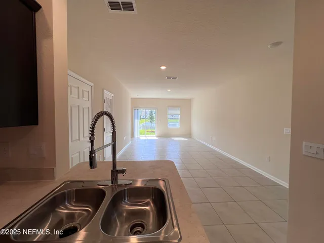 a close view of sink and tap