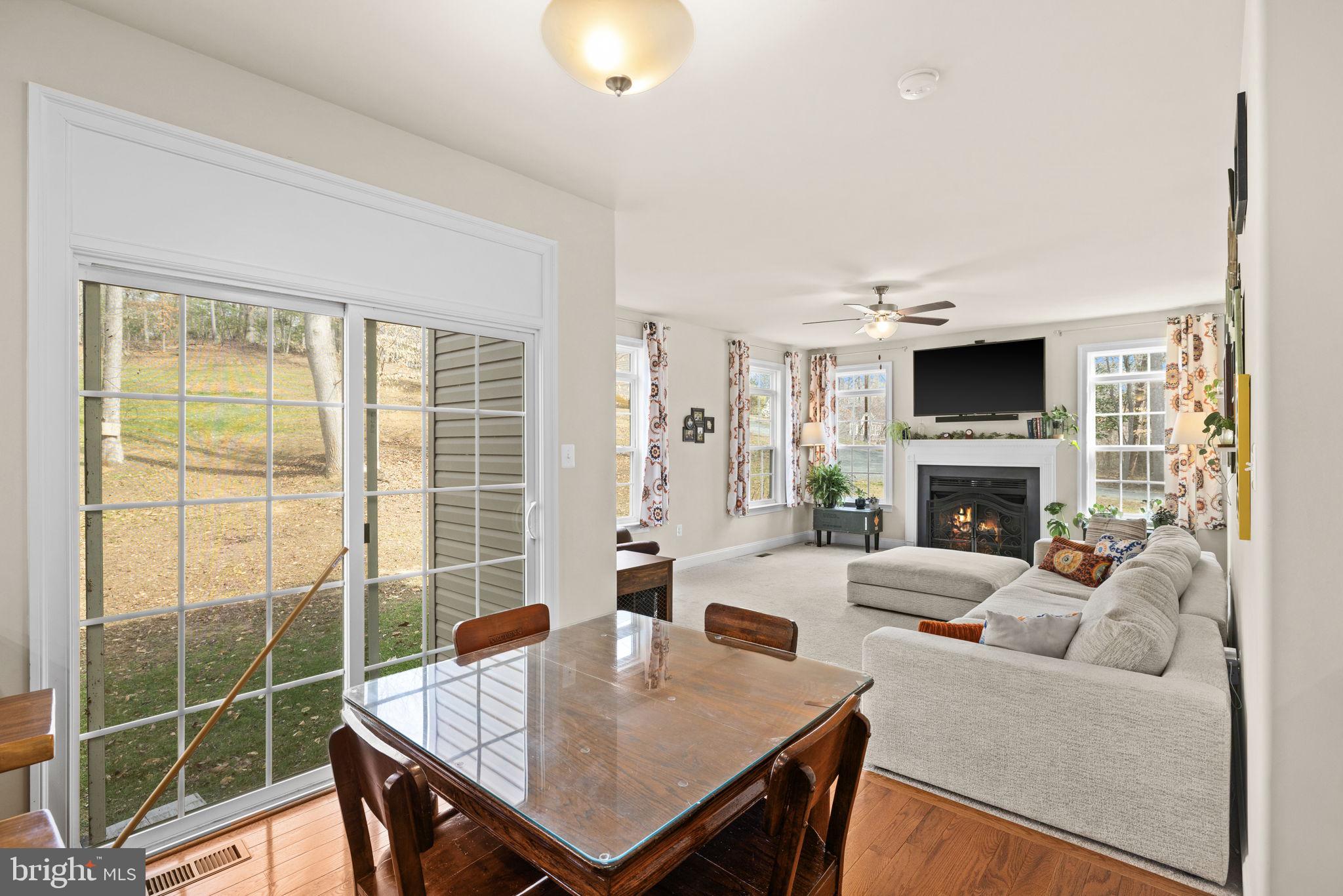 476 Decatur Road Stafford, VA 22554 - Photo 23 of 62 Shared space with the living room