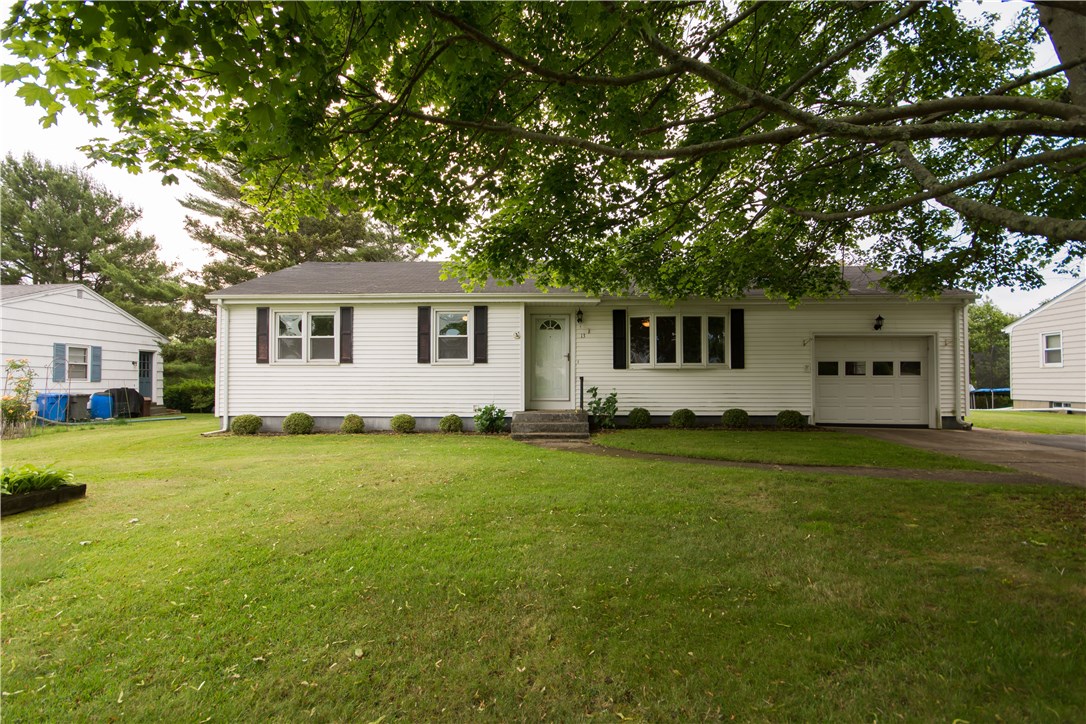 13 Wilson Road Middletown, RI 02842 - Photo 3 of 40 13 Wilson Road Middletown, RI 02842