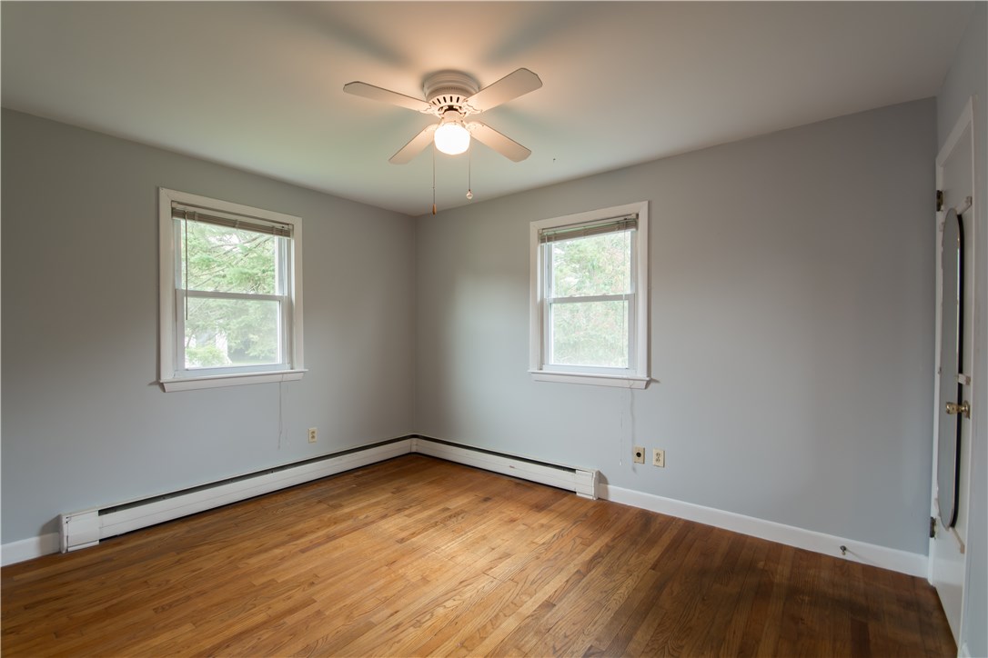 13 Wilson Road Middletown, RI 02842 - Photo 5 of 40 13 Wilson Road Middletown, RI 02842