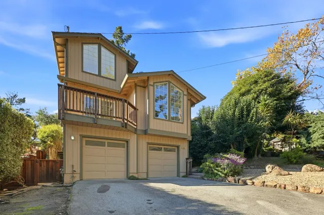 $1,599,999 | 455 Ave Portola, El Granada, CA 94018