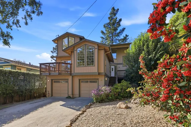 $1,599,999 | 455 Ave Portola, El Granada, CA 94018