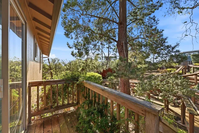 $1,599,999 | 455 Ave Portola, El Granada, CA 94018