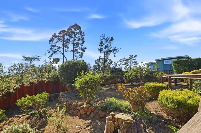 $1,599,999 | 455 Ave Portola, El Granada, CA 94018