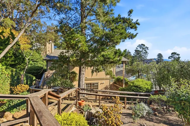 $1,599,999 | 455 Ave Portola, El Granada, CA 94018