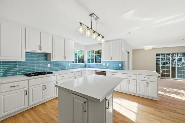 $1,599,999 | 455 Ave Portola, El Granada, CA 94018