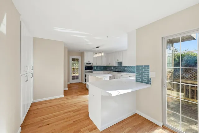 $1,599,999 | 455 Ave Portola, El Granada, CA 94018