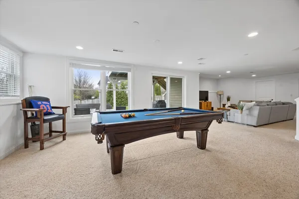$999,000 | 829 Avon Court, Glen Ellyn, IL 60137