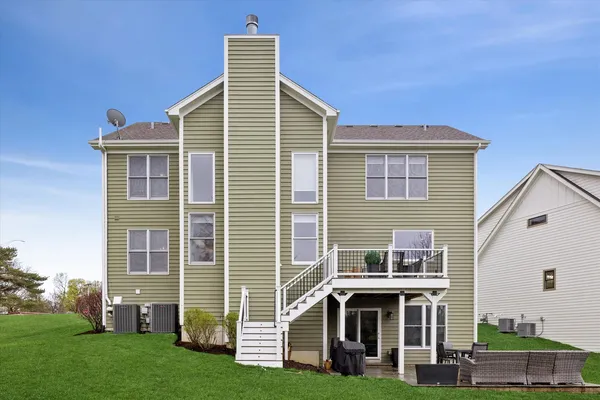 $999,000 | 829 Avon Court, Glen Ellyn, IL 60137