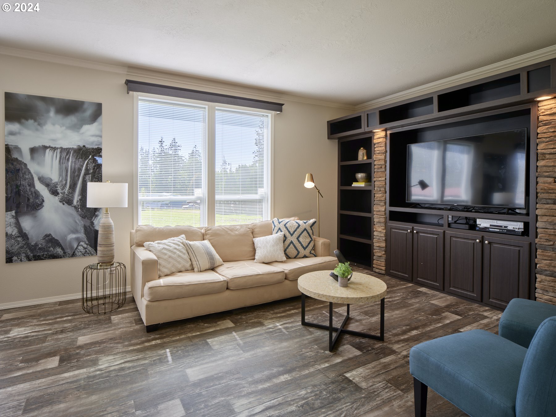 108 Rodgers Road Silverlake, WA 98645 - Photo 19 of 37 Family Room