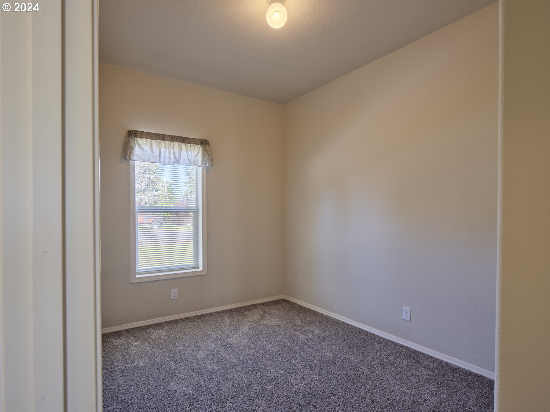 108 Rodgers Road Silverlake, WA 98645 - Photo 24 of 37 Bedroom