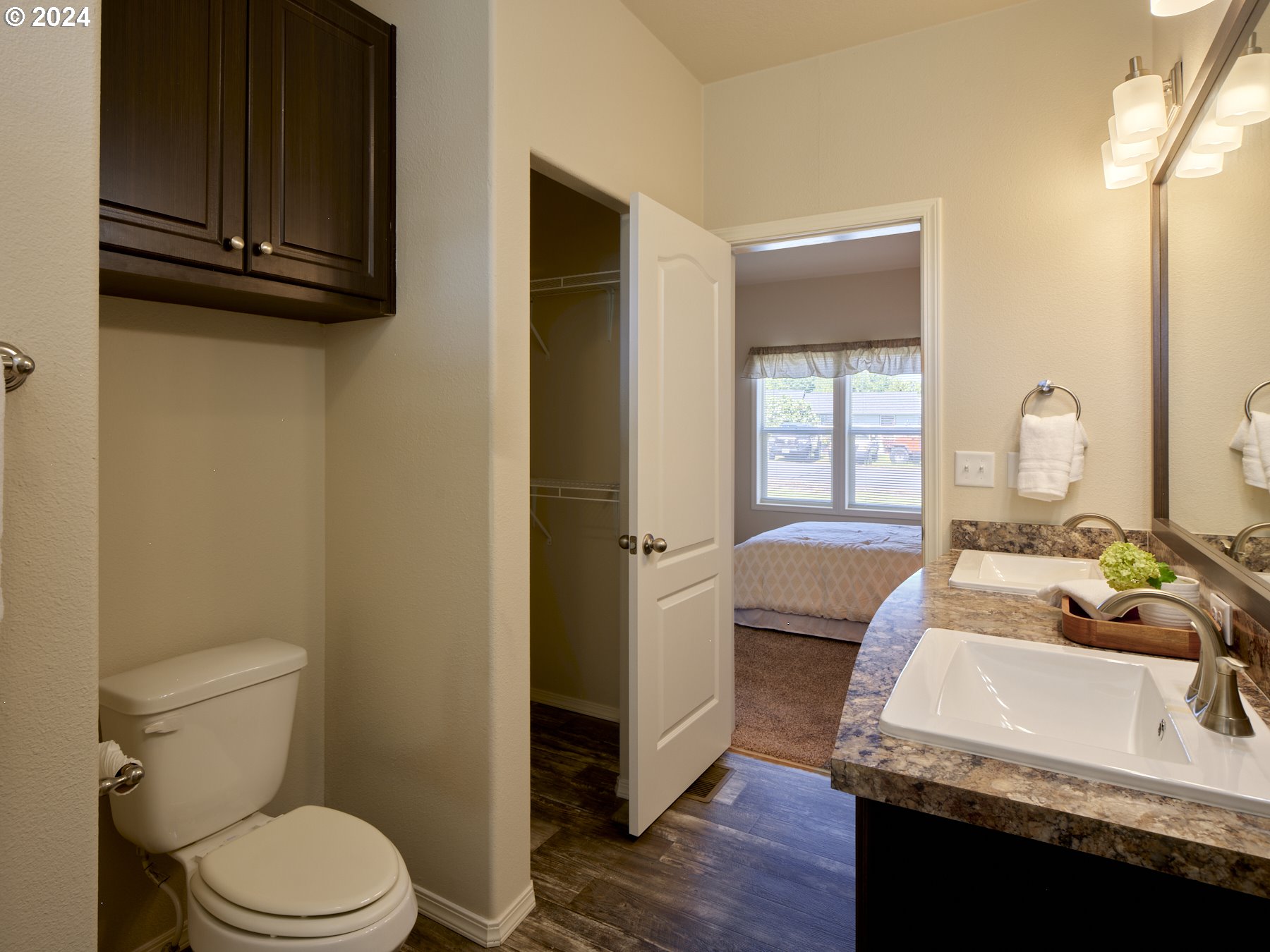 108 Rodgers Road Silverlake, WA 98645 - Photo 28 of 37 Owner's Suite Bathroom