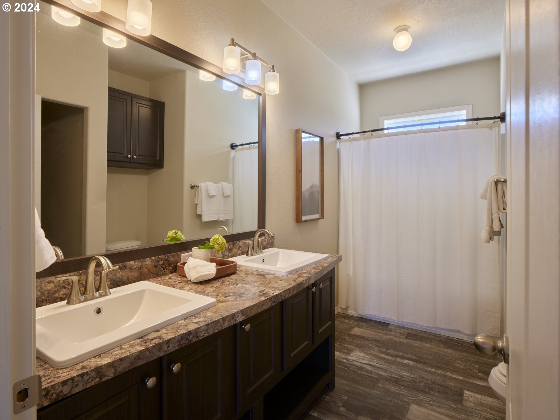 108 Rodgers Road Silverlake, WA 98645 - Photo 29 of 37 Owner's Suite Bathroom