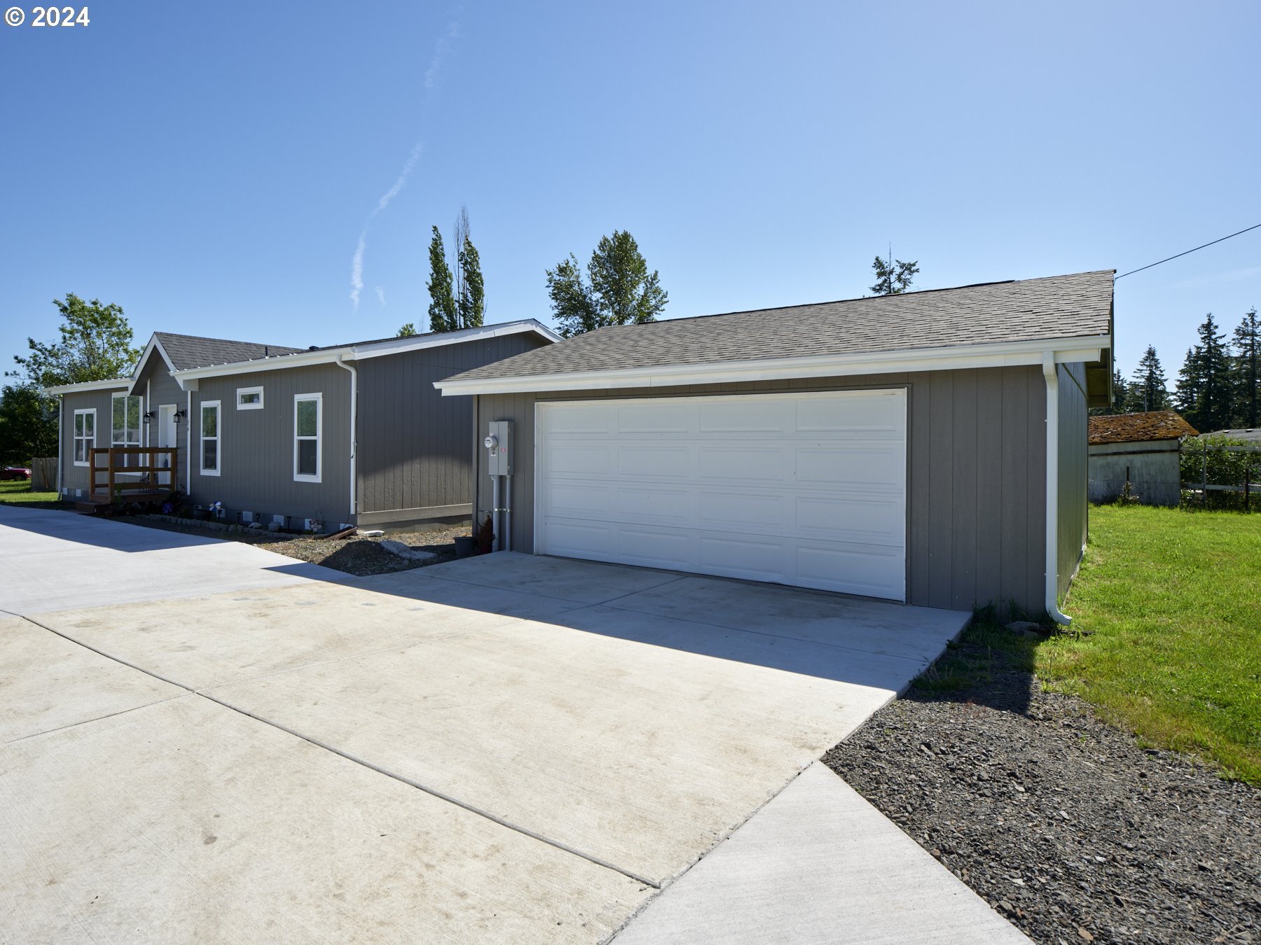 108 Rodgers Road Silverlake, WA 98645 - Photo 4 of 37 Front Yard
