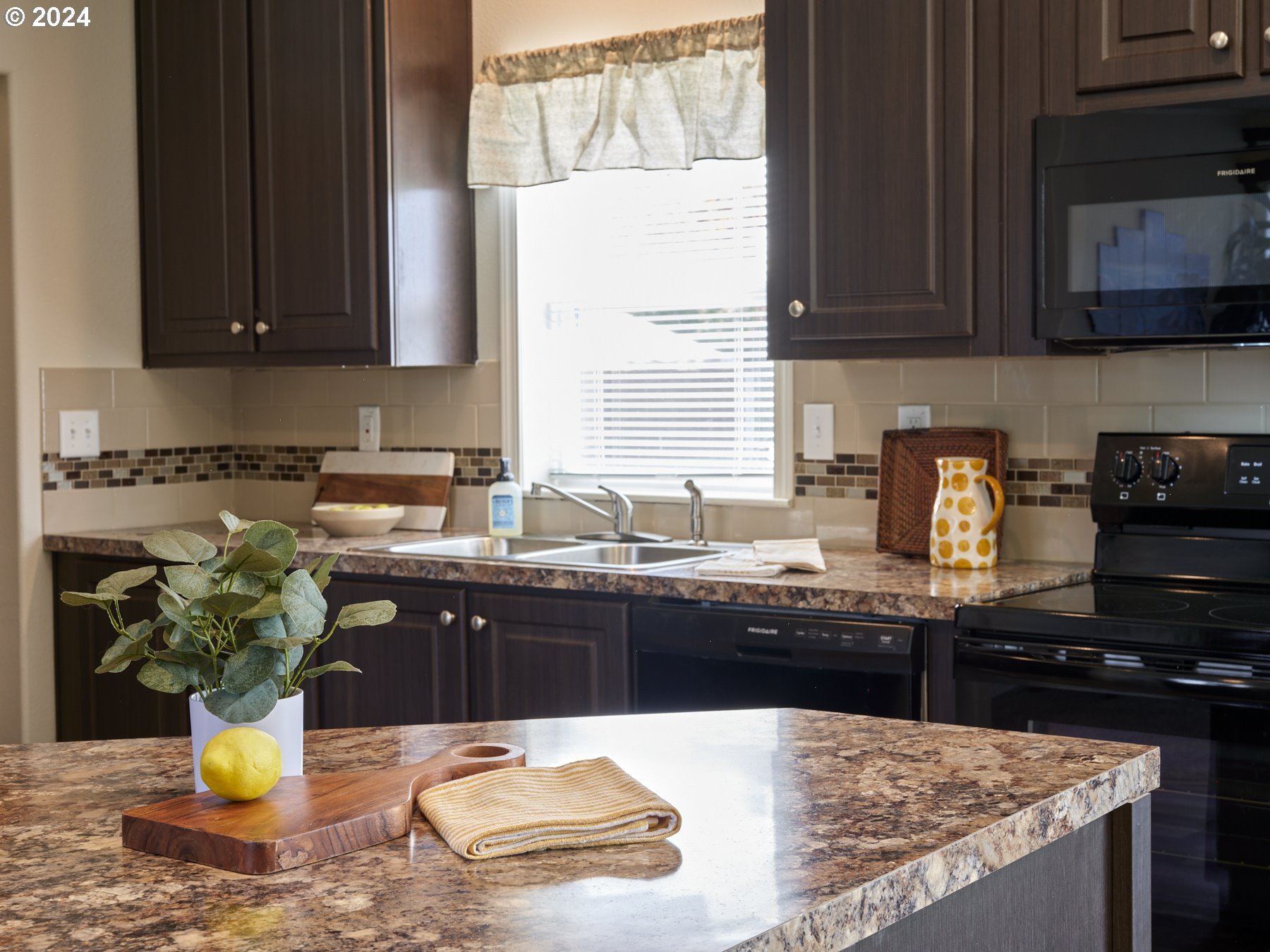 108 Rodgers Road Silverlake, WA 98645 - Photo 10 of 37 Kitchen
