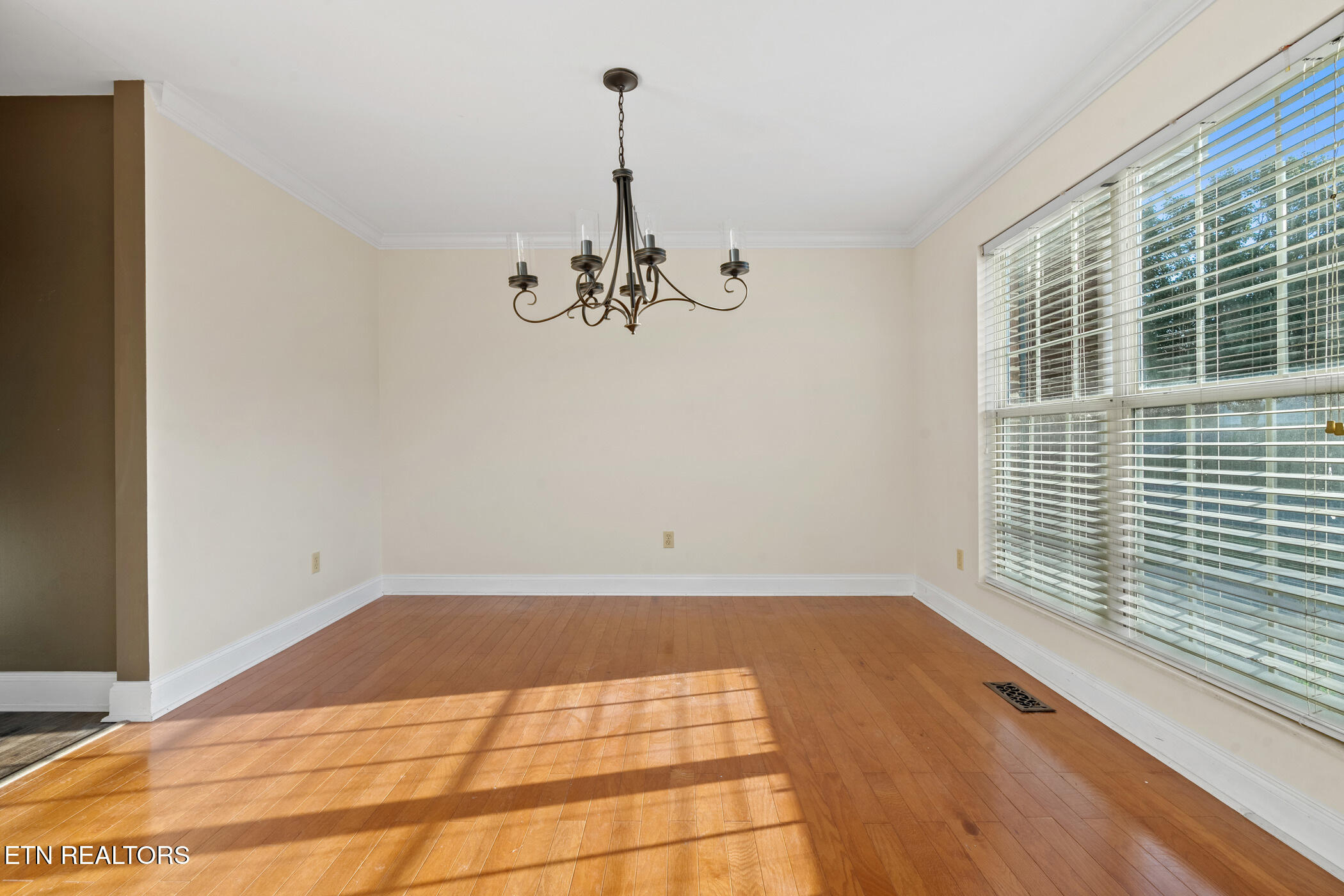 1365 Wineberry Road Powell, TN 37849 - Photo 7 of 43 Dining Room