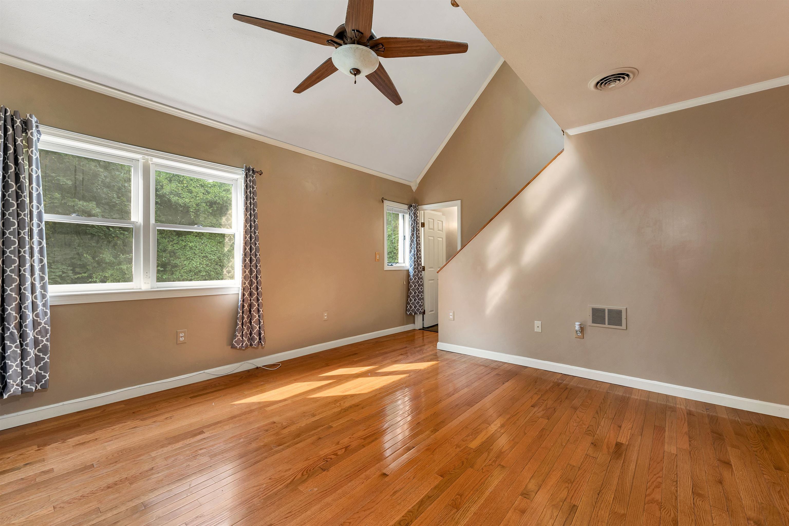365 Winding Pond Road Londonderry, NH 03053 - Photo 12 of 40