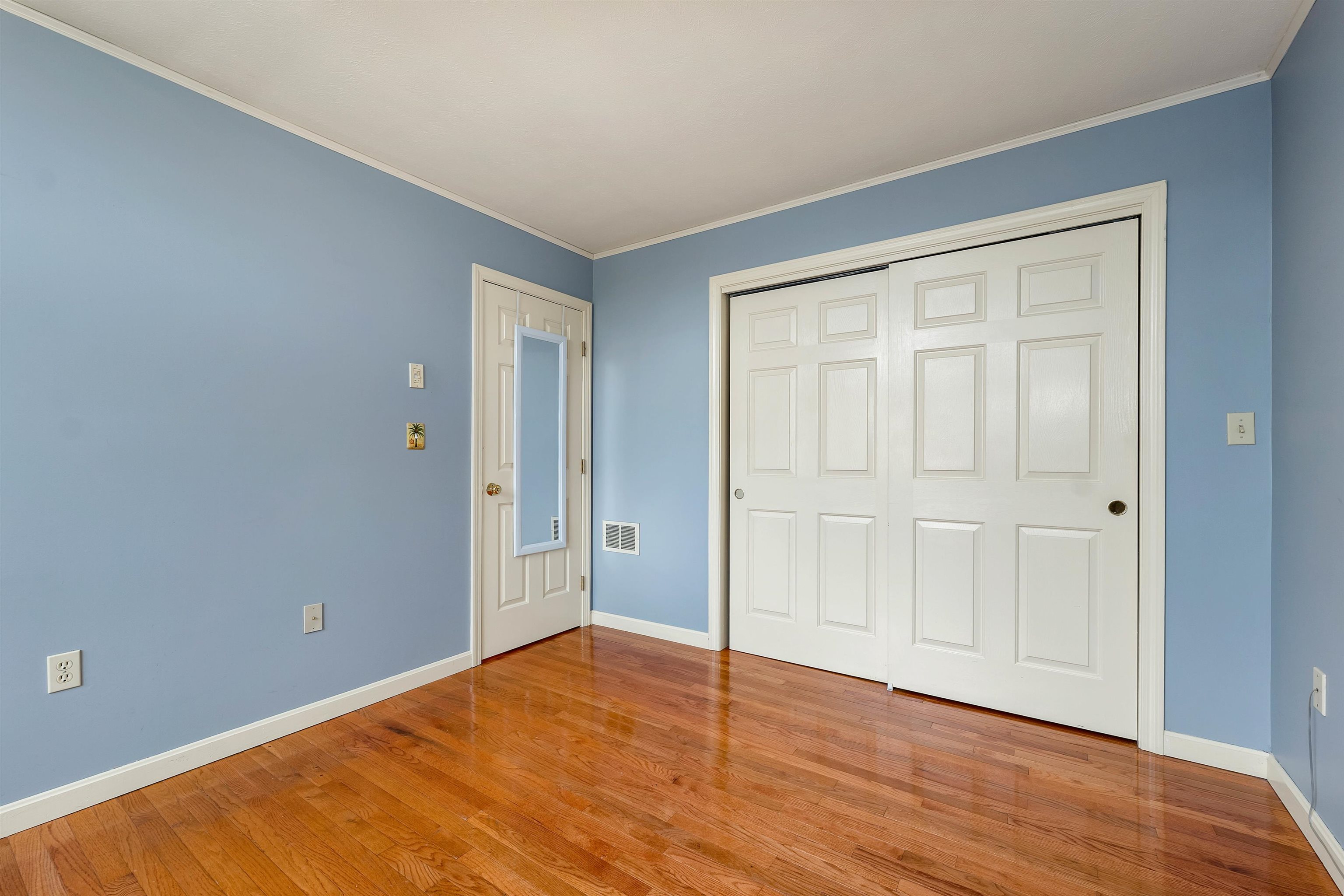 365 Winding Pond Road Londonderry, NH 03053 - Photo 20 of 40