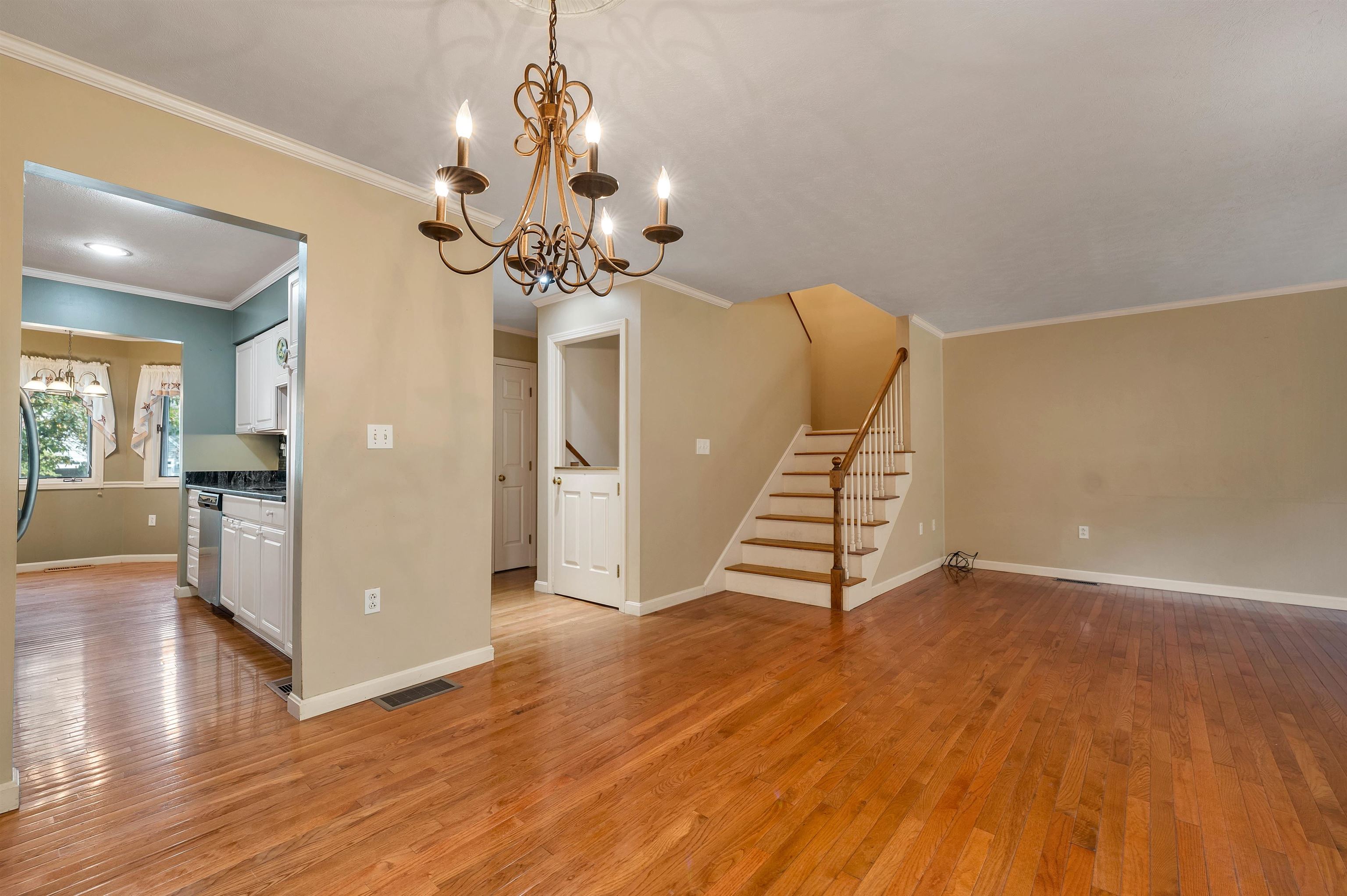 365 Winding Pond Road Londonderry, NH 03053 - Photo 3 of 40