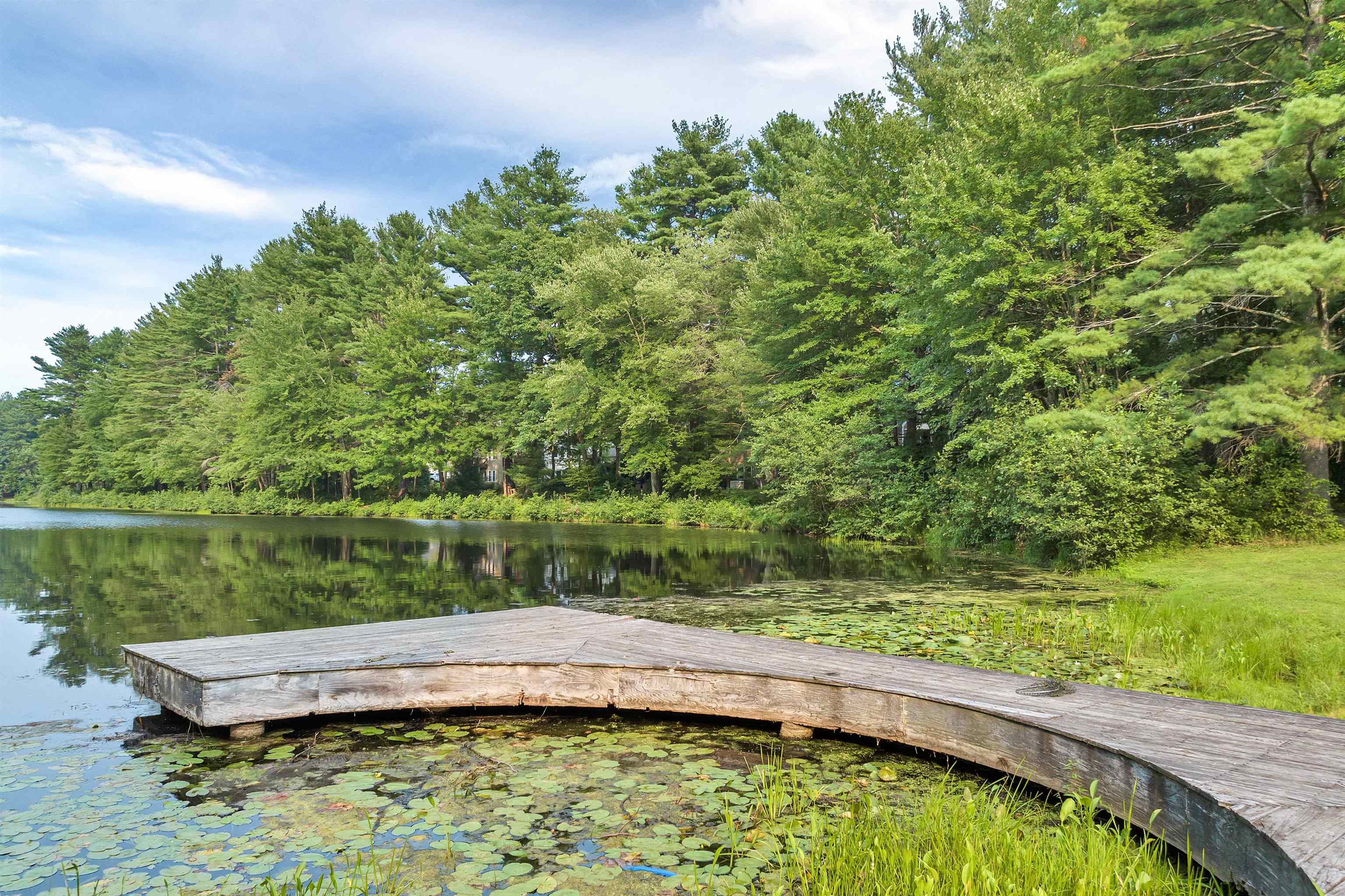 365 Winding Pond Road Londonderry, NH 03053 - Photo 34 of 40
