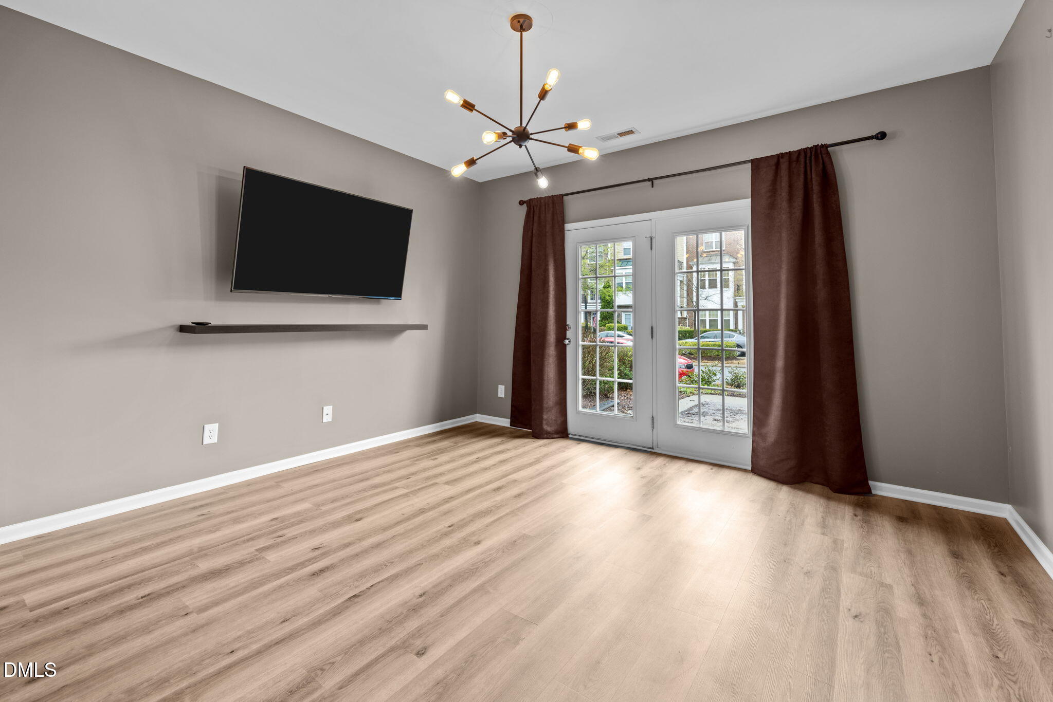 10122 Glen Autumn Road Raleigh, NC 27617 - Photo 21 of 32 25-web-or-mls-5Z8A9684